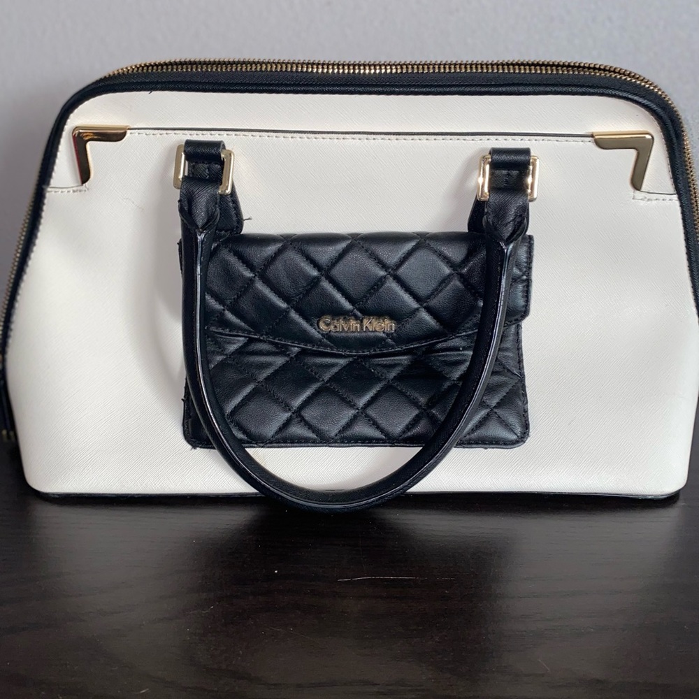 Calvin Klein Classic White & Black